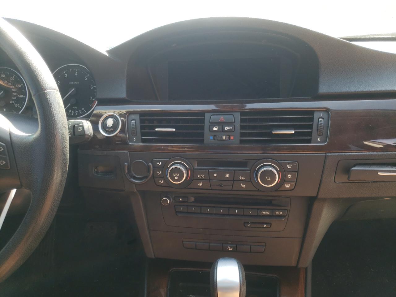 Photo 9 from auction – 2011 BMW 328 XI with VIN WBAPK7C53BF196523
