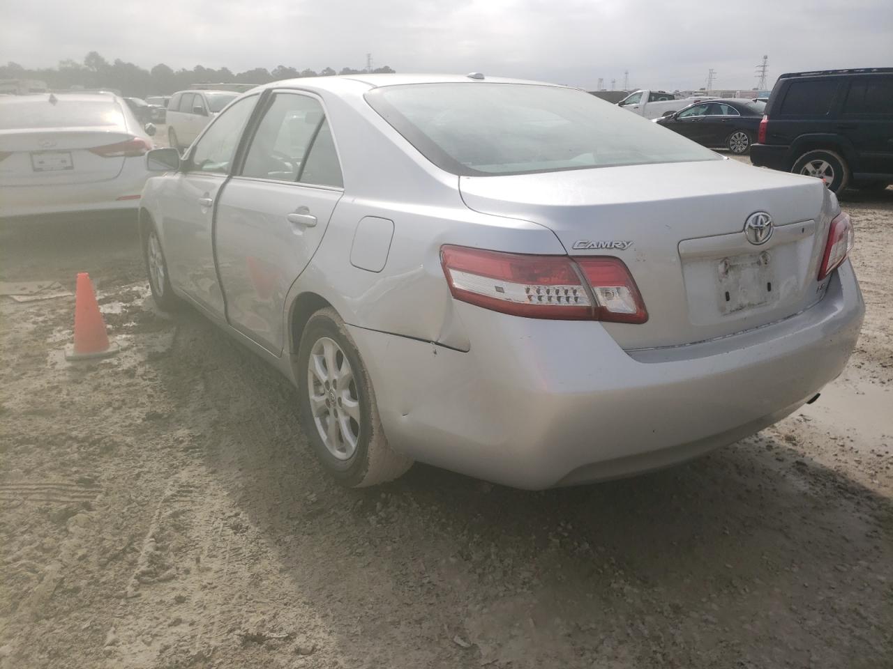 Фото 3 с аукциона – 2011 TOYOTA CAMRY BASE с VIN 4T1BF3EK1BU140262
