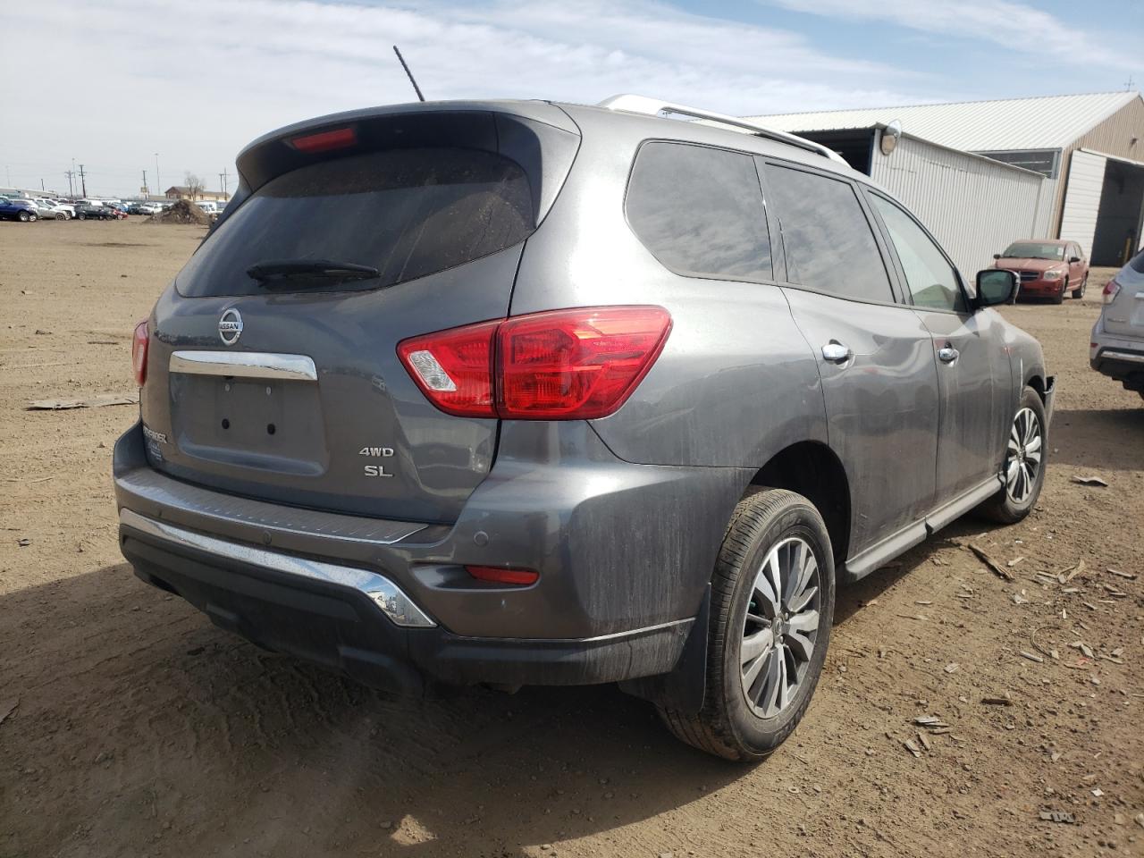 Photo 4 from auction – 2017 NISSAN PATHFINDER with VIN 5N1DR2MM0HC626668
