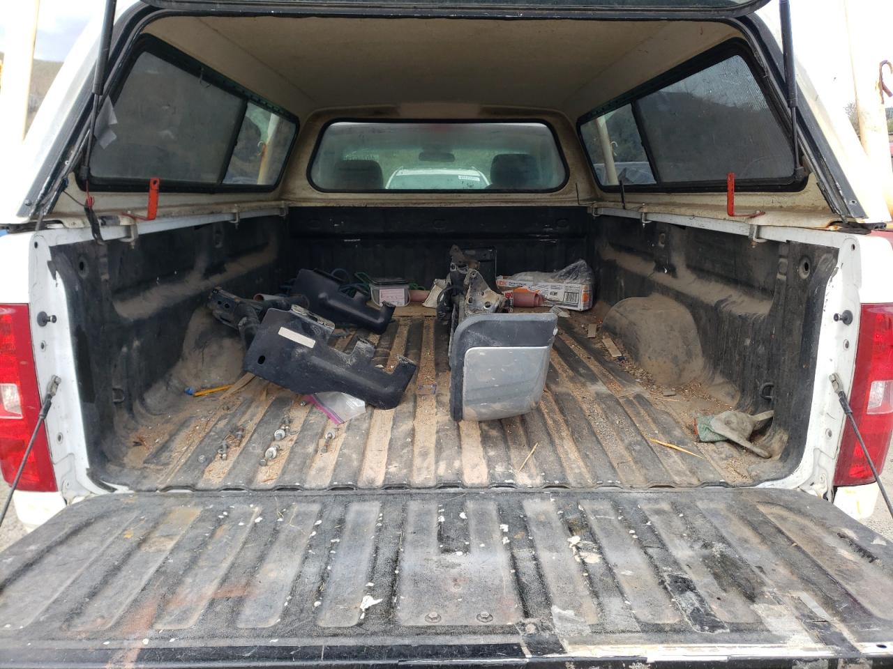 Photo 6 from auction – 2011 CHEVROLET SILVERADO with VIN 1GCNKPEA8BZ276421