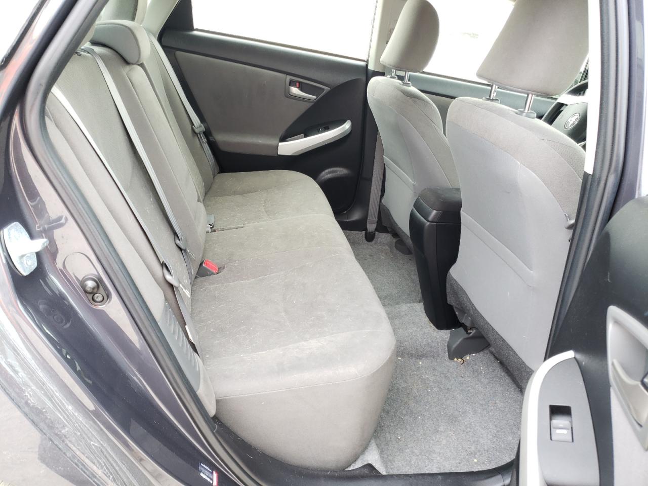 Photo 6 from auction – 2015 TOYOTA PRIUS with VIN JTDKN3DUXF1904725