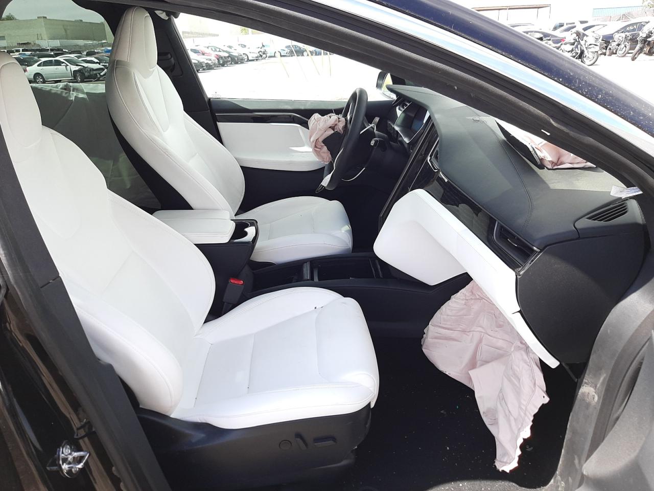Photo 5 from auction – 2020 TESLA MODEL X with VIN 5YJXCBE22LF303900