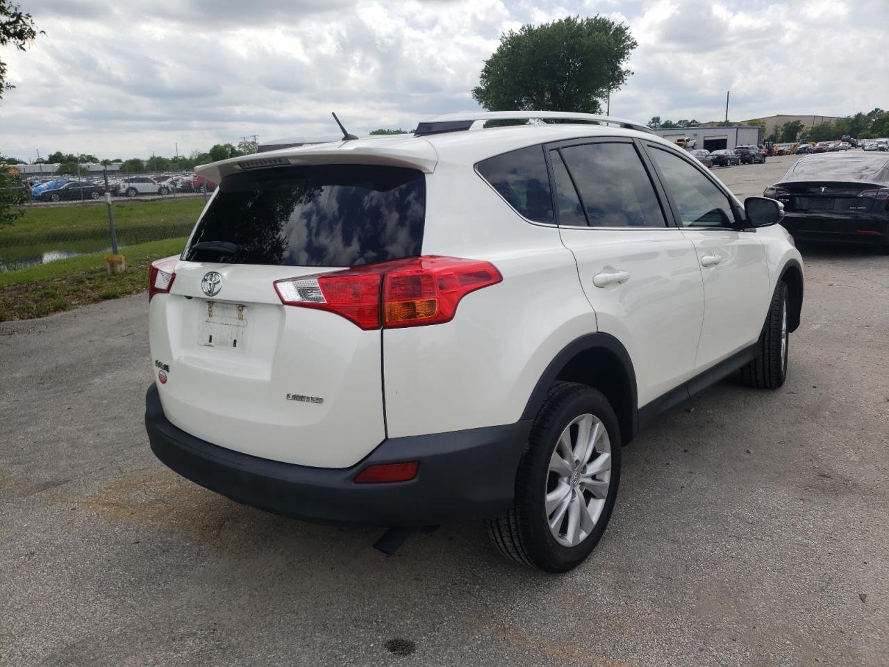 Photo 4 from auction – 2013 TOYOTA RAV4 LIMIT with VIN JTMYFREV6D5001429