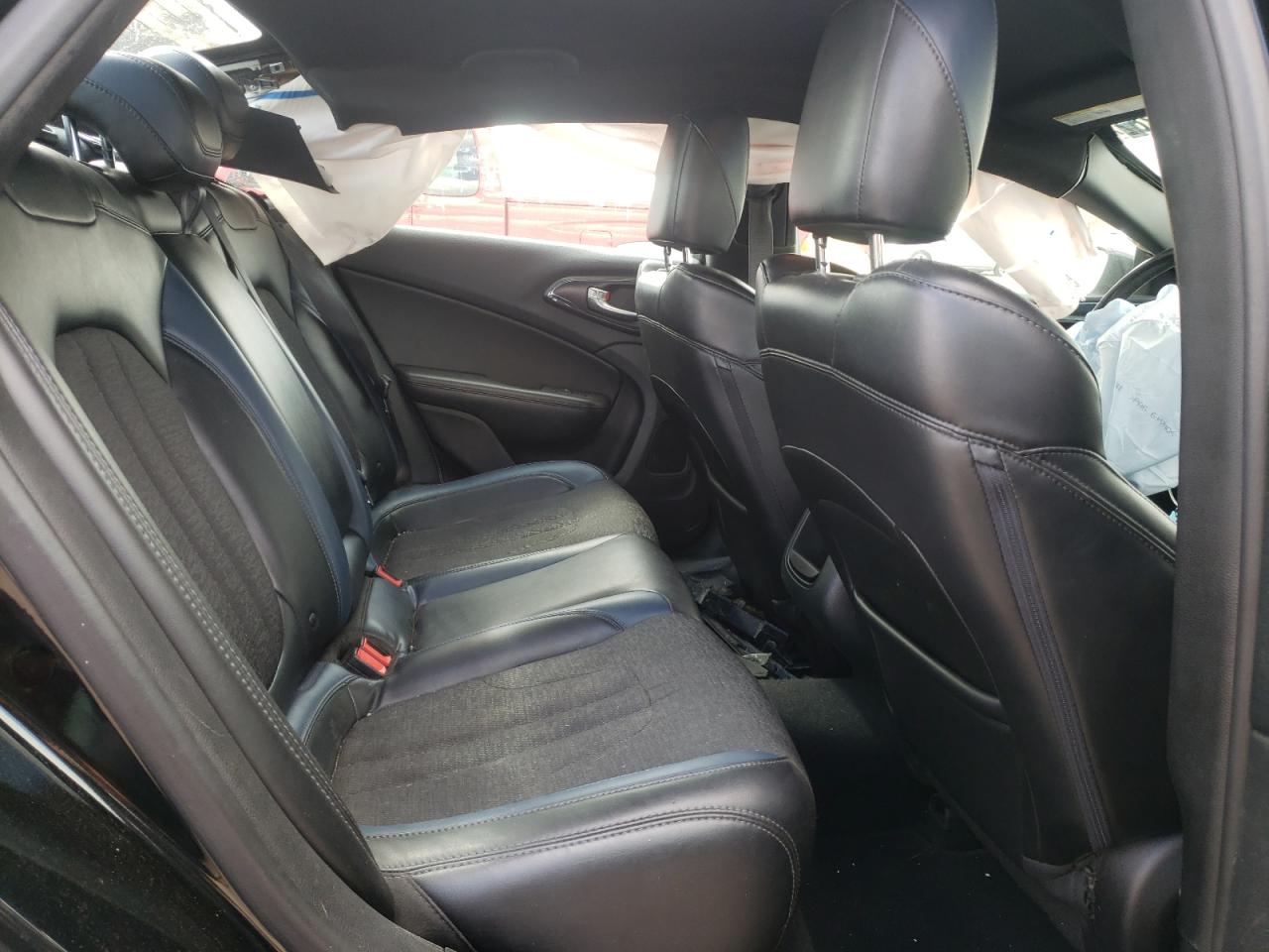 Photo 6 from auction – 2015 CHRYSLER 200 S with VIN 1C3CCCBB9FN747696