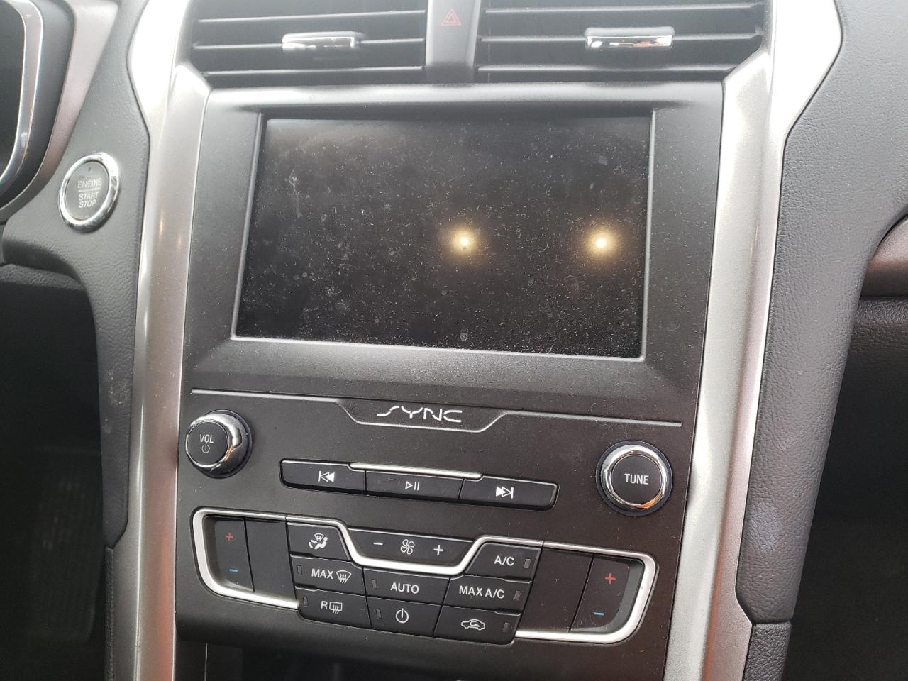 Photo 9 from auction – 2020 FORD FUSION SE with VIN 3FA6P0HD4LR258044