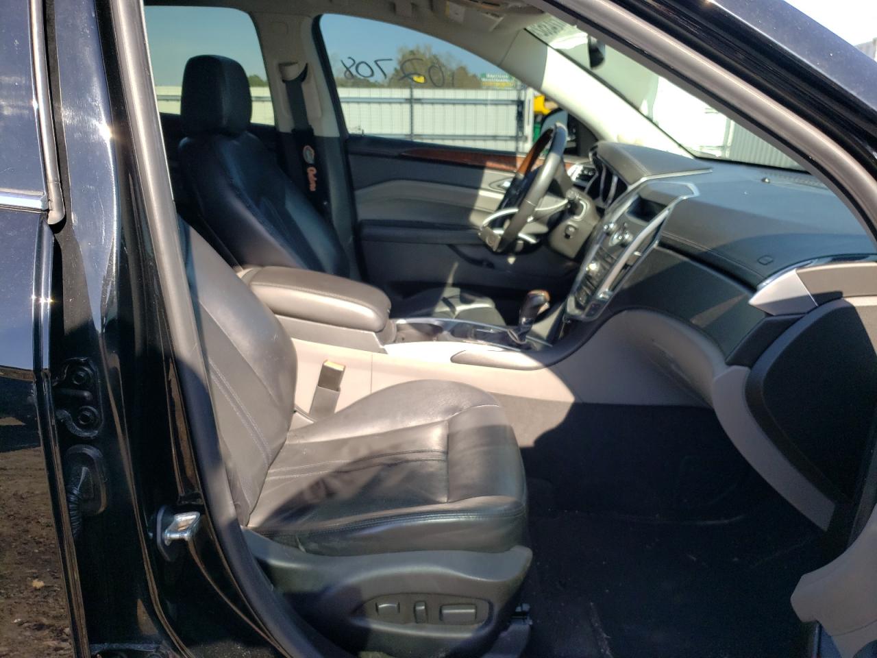 Photo 5 from auction – 2011 CADILLAC SRX LUXURY with VIN 3GYFNAEY1BS672770