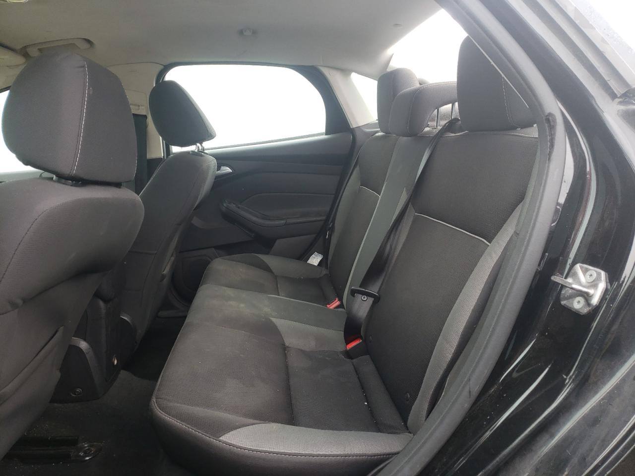 Photo 6 from auction – 2014 FORD FOCUS SE with VIN 1FADP3F22EL427845