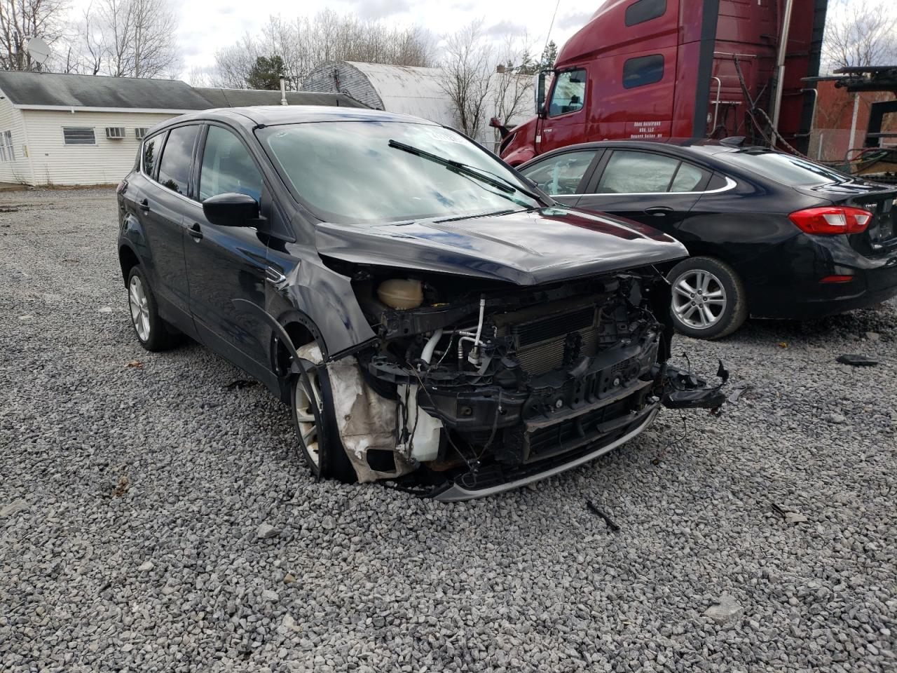 Photo 9 from auction – 2017 FORD ESCAPE SE with VIN 1FMCU9G92HUA24908