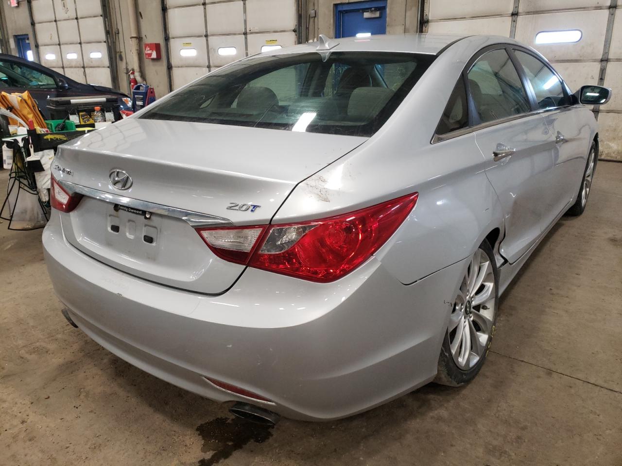 Photo 4 from auction – 2011 HYUNDAI SONATA SE with VIN 5NPEC4AB9BH209036
