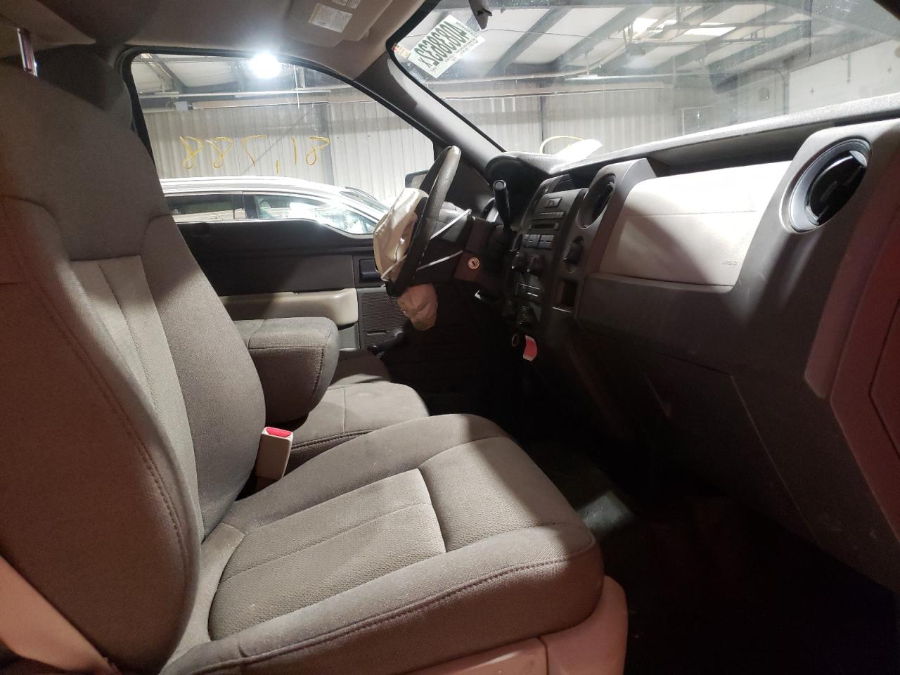 Photo 5 from auction – 2010 FORD F150 with VIN 1FTMF1C83AKA18537