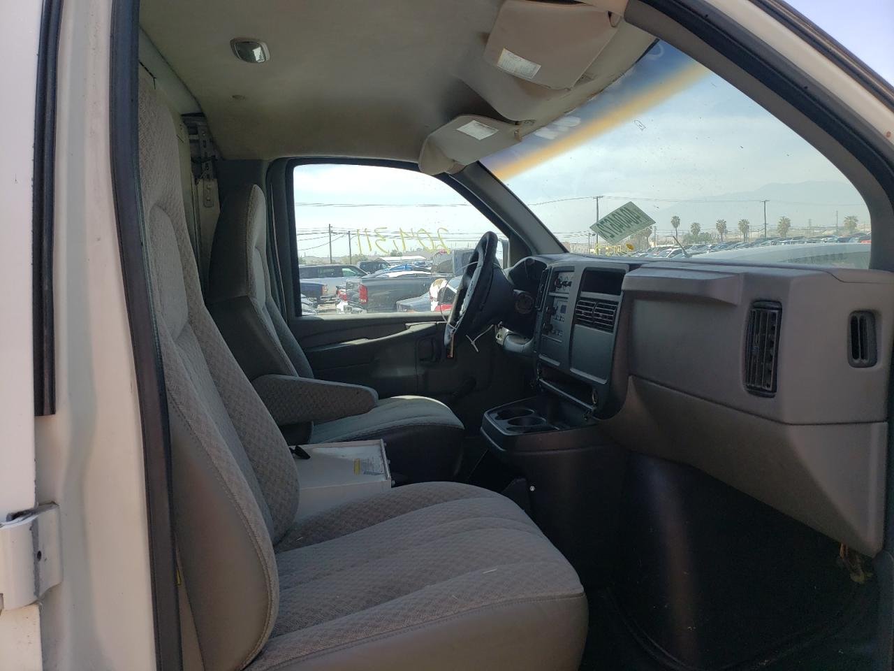 Photo 5 from auction – 2003 CHEVROLET EXPRESS G2 with VIN 1GCFG25T331119129