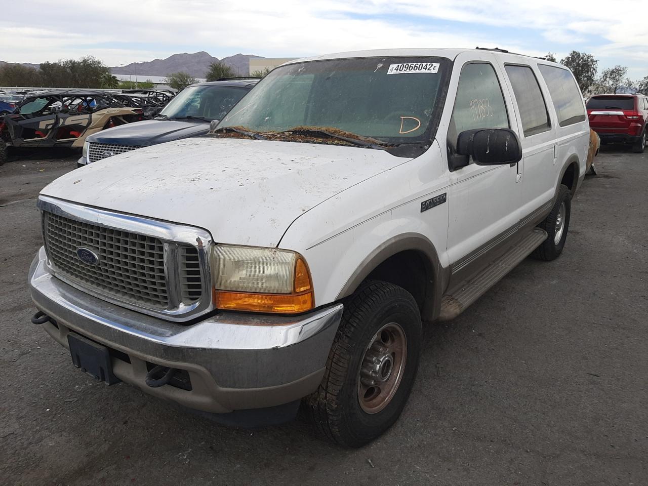 Photo 2 from auction – 2000 FORD EXCURSION with VIN 1FMNU43S6YED83841