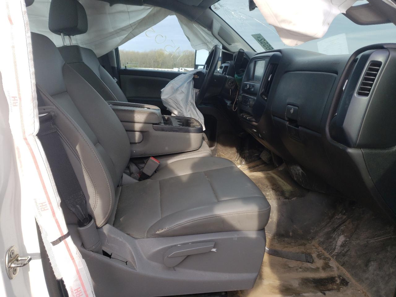 Photo 5 from auction – 2018 CHEVROLET SILVERADO with VIN 1GC2CUEGXJZ293982