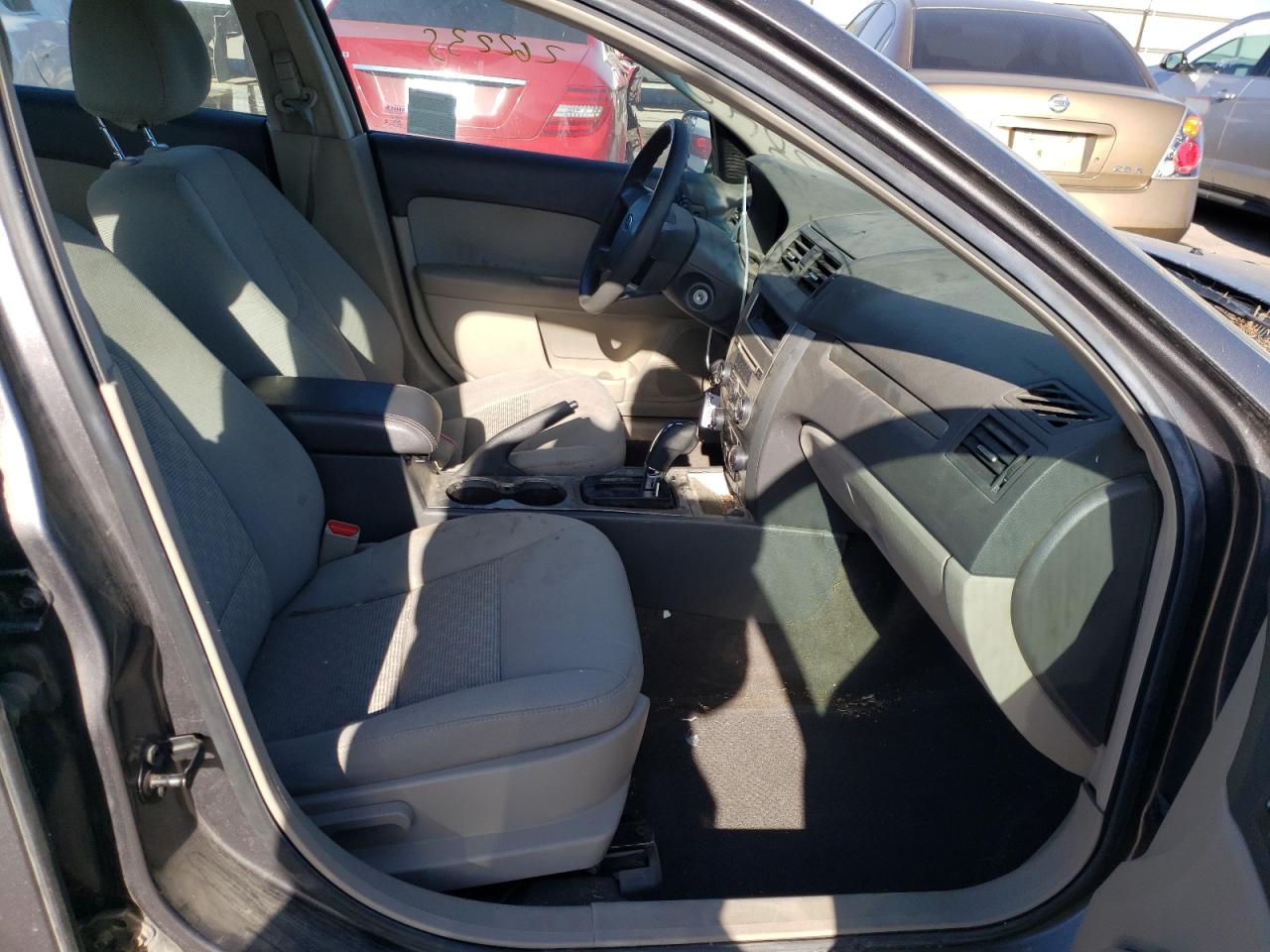 Photo 5 from auction – 2012 FORD FUSION SE with VIN 3FAHP0HA6CR320574