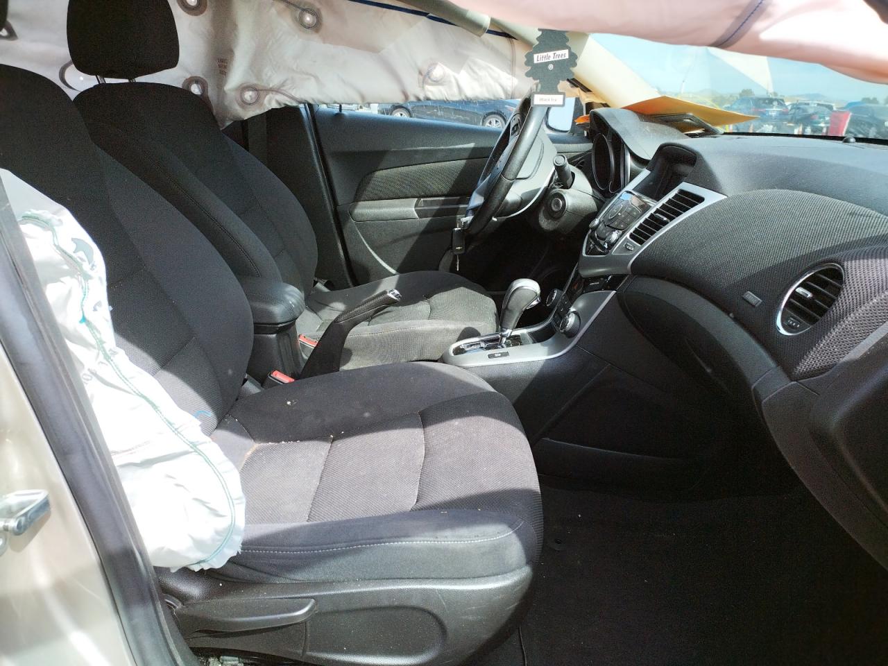 Photo 5 from auction – 2014 CHEVROLET CRUZE LT with VIN 1G1PC5SB0E7218657