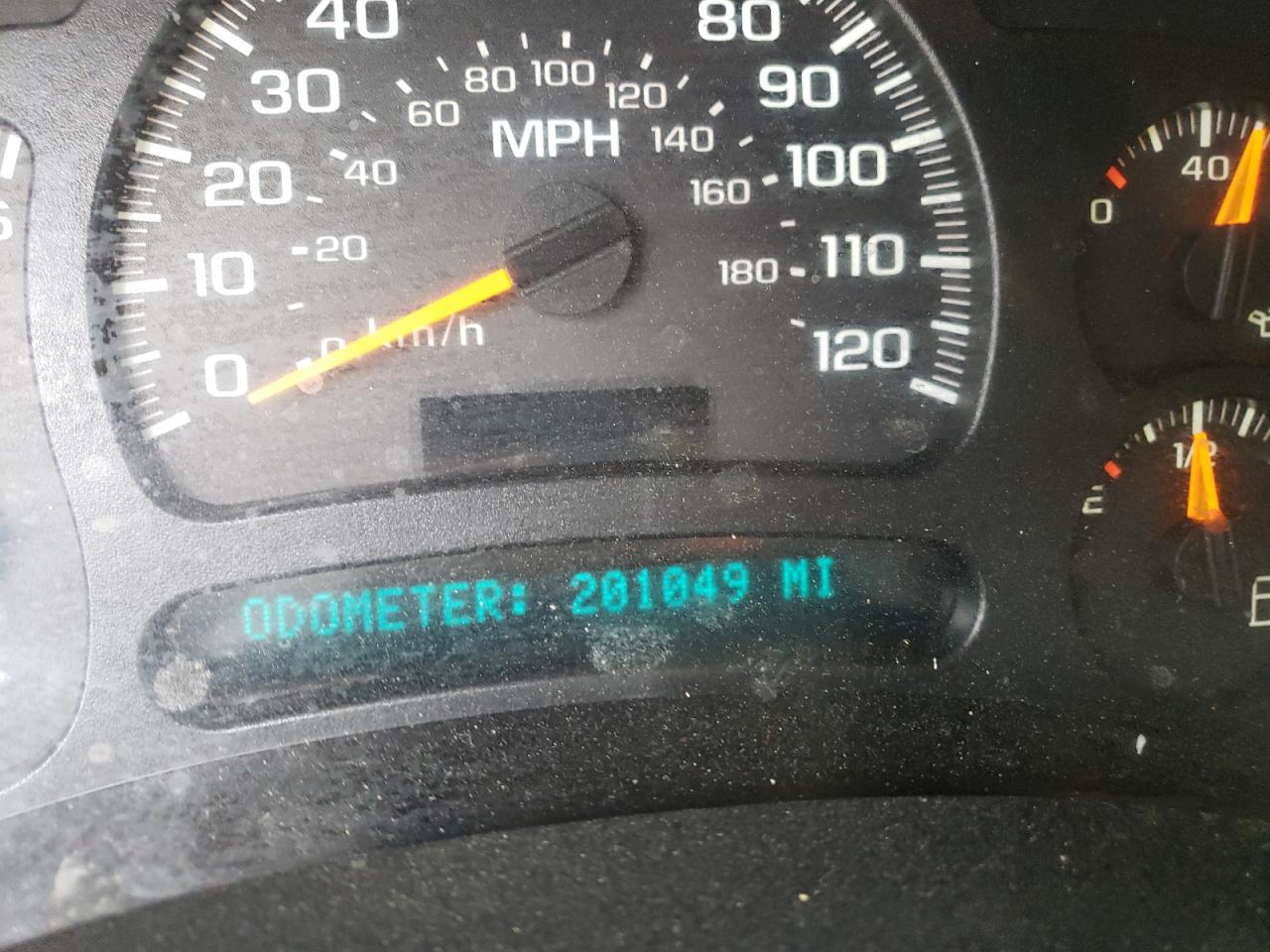 Photo 8 from auction – 2005 CHEVROLET SILVERADO with VIN 1GCEC14X55Z171047