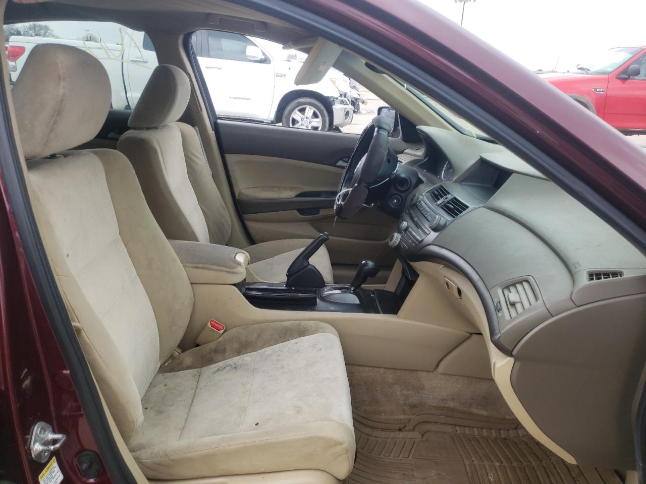 Photo 5 from auction – 2010 HONDA ACCORD LX with VIN 1HGCP2F35AA014205