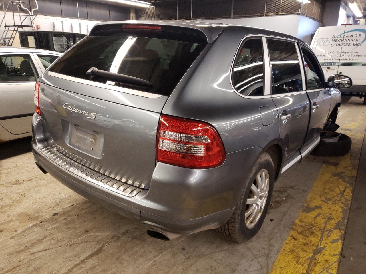 Photo 4 from auction – 2006 PORSCHE CAYENNE with VIN WP1AA29P66LA24645