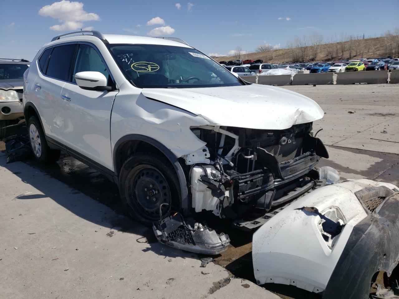 NISSAN ROGUE S 2016 with VIN JN8AT2MV4GW147706 - Photo from auction