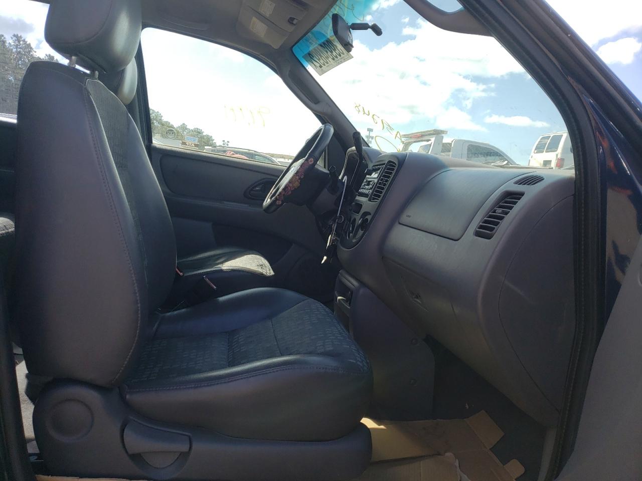 Photo 5 from auction – 2002 FORD ESCAPE with VIN 1FMYU02192KA39248