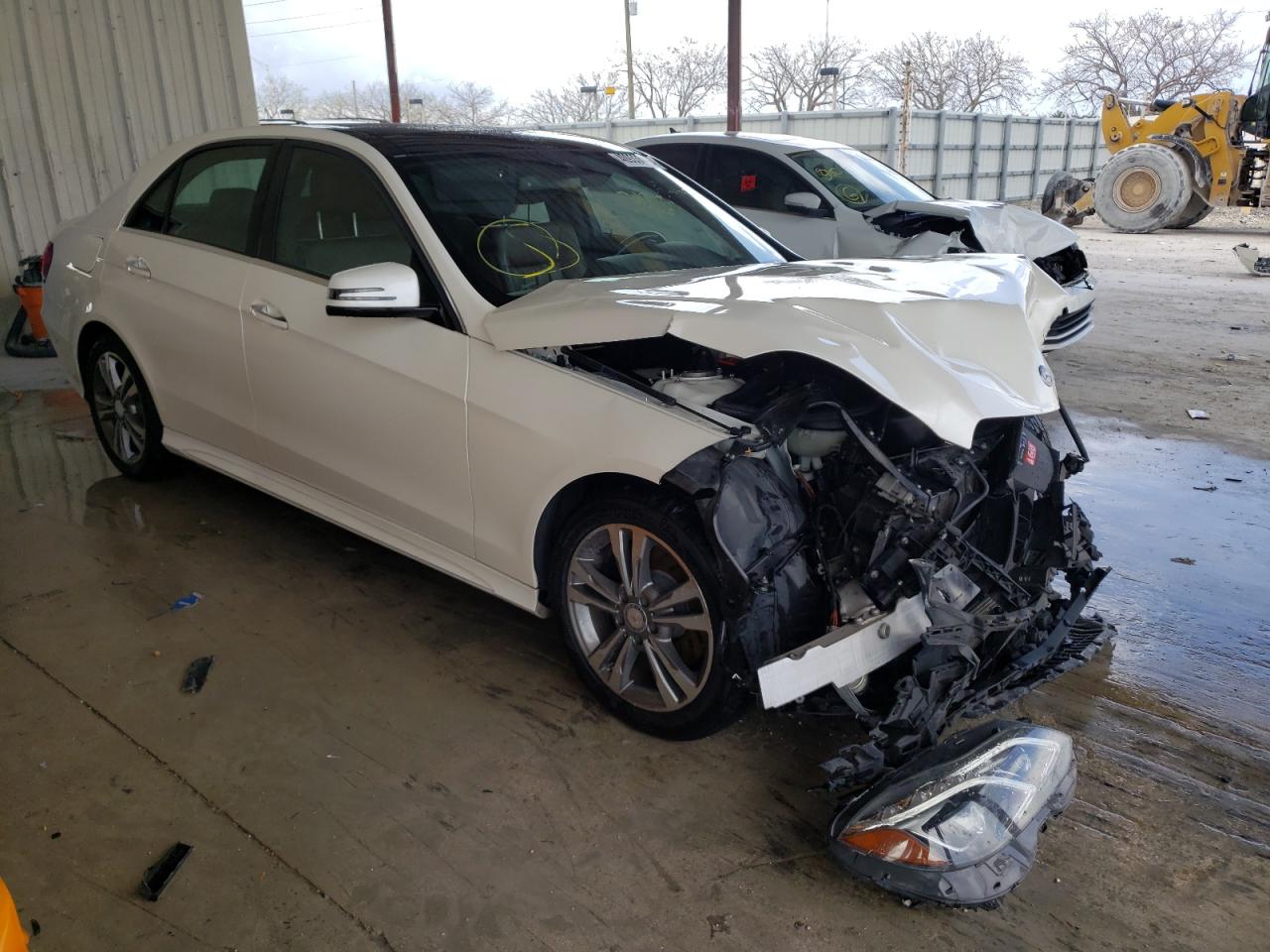 MERCEDES-BENZ E 250 BLUE 2014 with VIN WDDHF0EBXEA888081 - Photo from auction