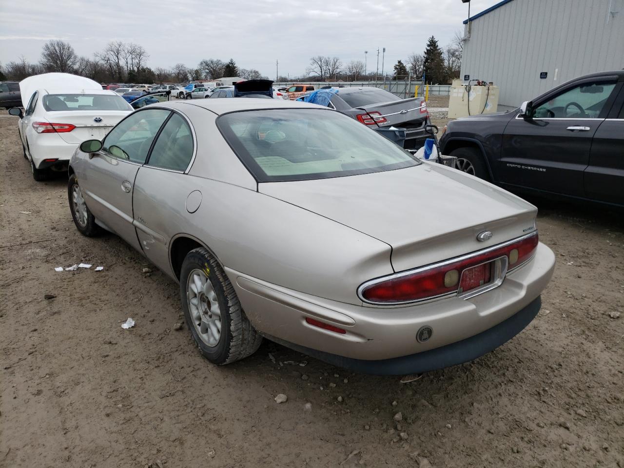 Photo 3 from auction – 1996 BUICK RIVIERA with VIN 1G4GD2215T4702084