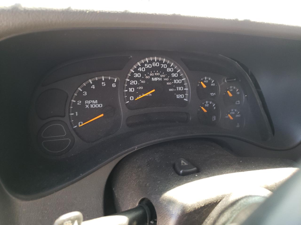 Photo 8 from auction – 2005 CHEVROLET 1500 with VIN 2GCEC19V751112453