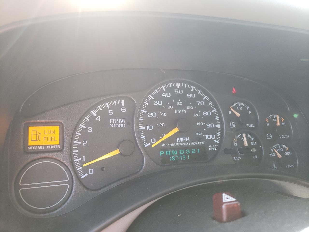 Photo 8 from auction – 2000 CHEVROLET SILVERADO with VIN 2GCEK19T6Y1211884