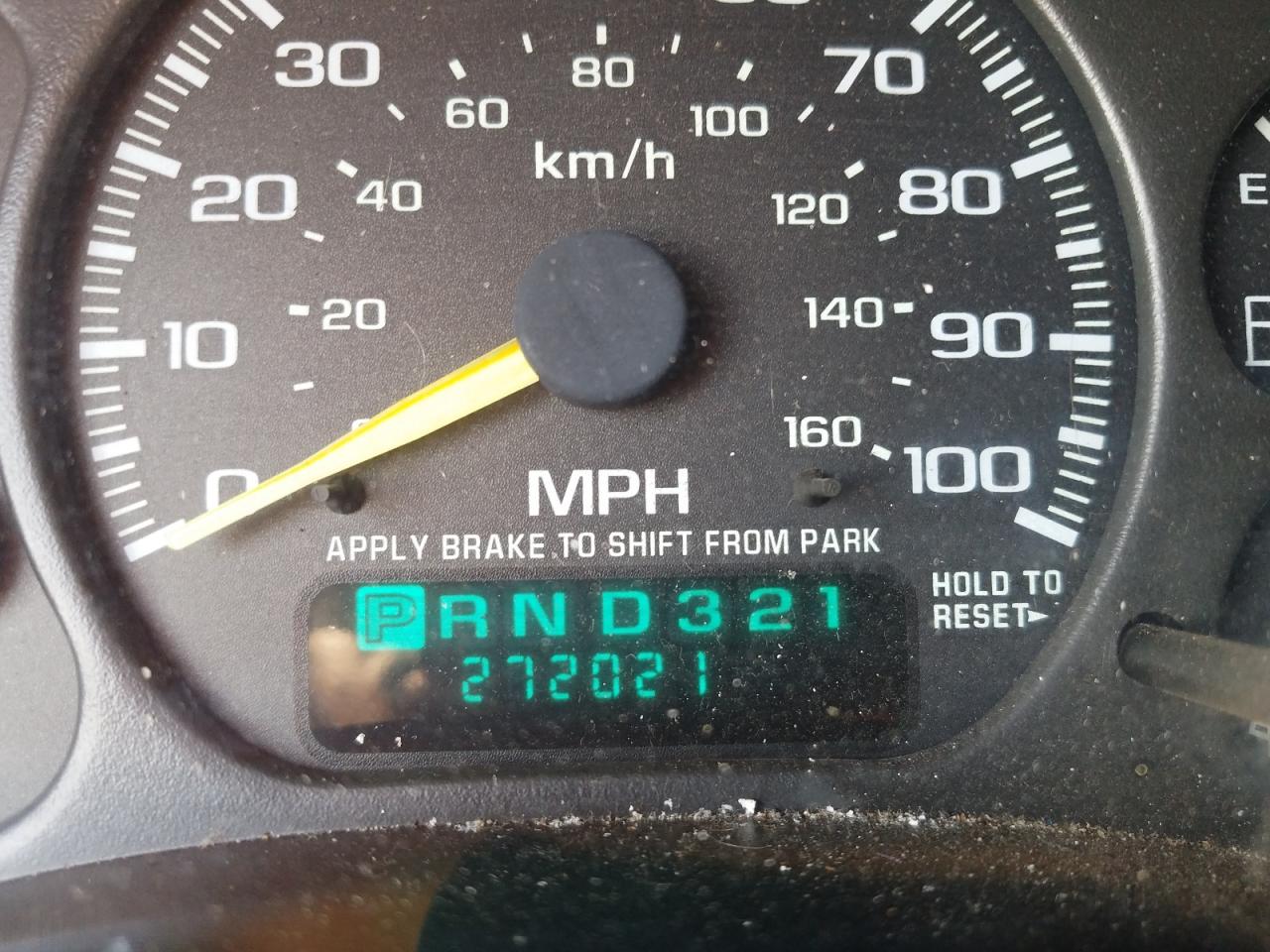 Photo 8 from auction – 2000 CHEVROLET silverado with VIN 1GCEC14W4YZ124801