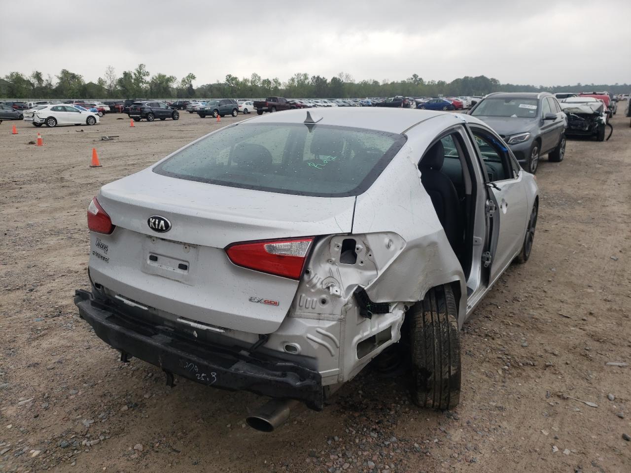 Photo 4 from auction – 2015 KIA FORTE EX with VIN KNAFZ4A88F5331266