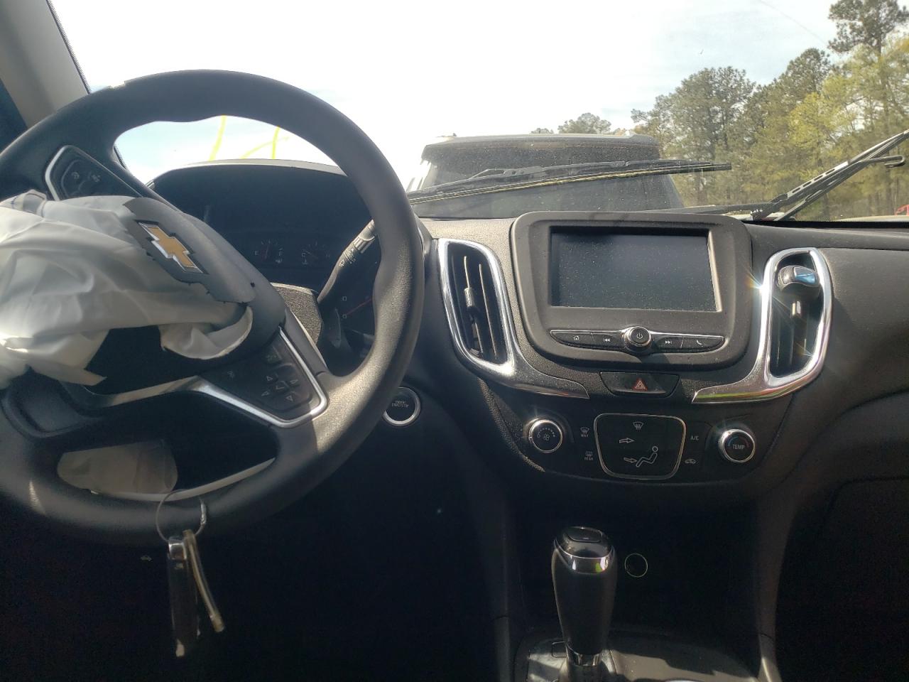 Photo 9 from auction – 2018 CHEVROLET EQUINOX LT with VIN 3GNAXSEV8JS545123