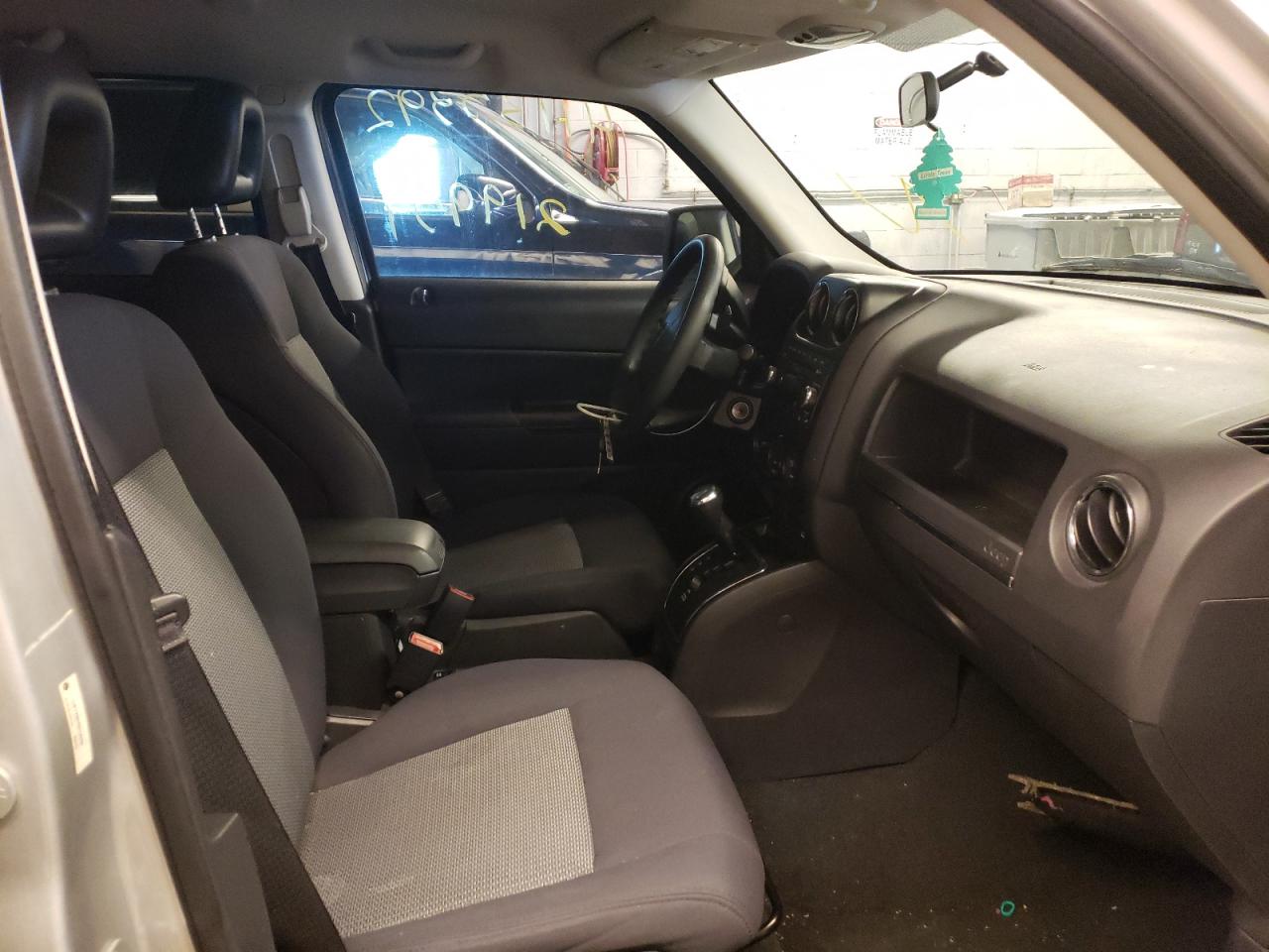 Photo 5 from auction – 2009 JEEP PATRIOT SP with VIN 1J4FF28B99D236088