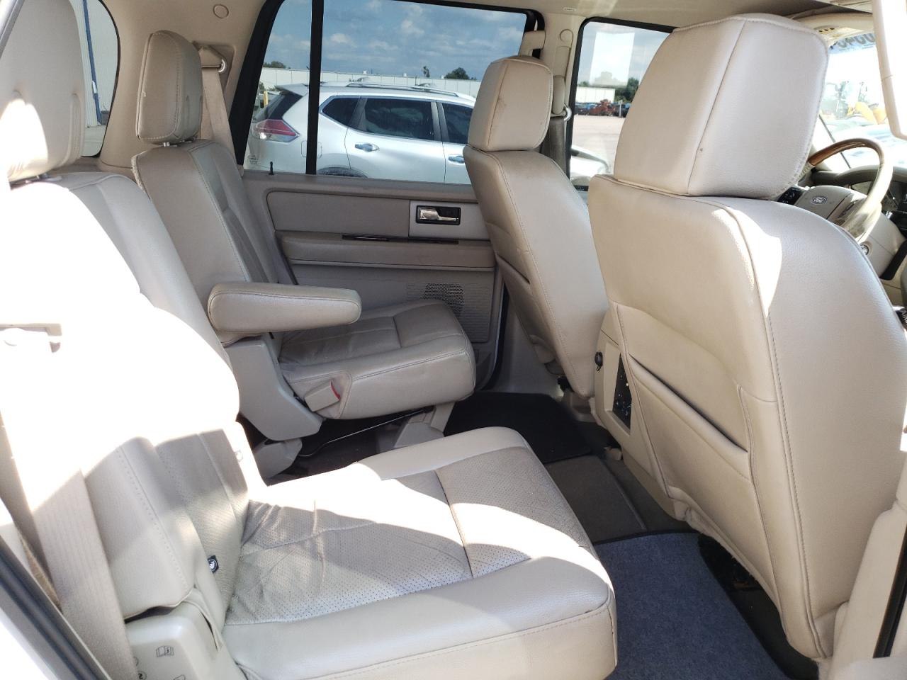 Photo 6 from auction – 2007 FORD EXPEDITION with VIN 1FMFU19547LA50892