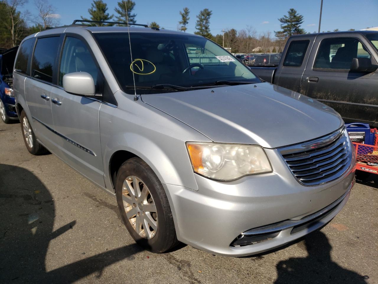 CHRYSLER TOWN & COU 2011 z numerem VIN 2A4RR8DG7BR615473 - Zdjęcie z aukcji