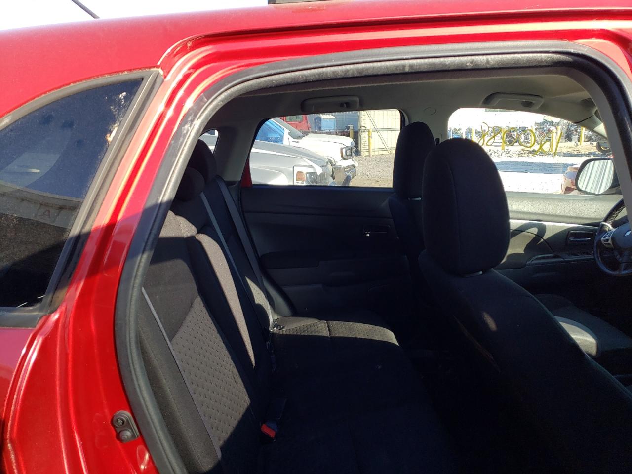 Photo 6 from auction – 2012 MITSUBISHI OUTLANDER with VIN JA4AP4AU6CZ005982