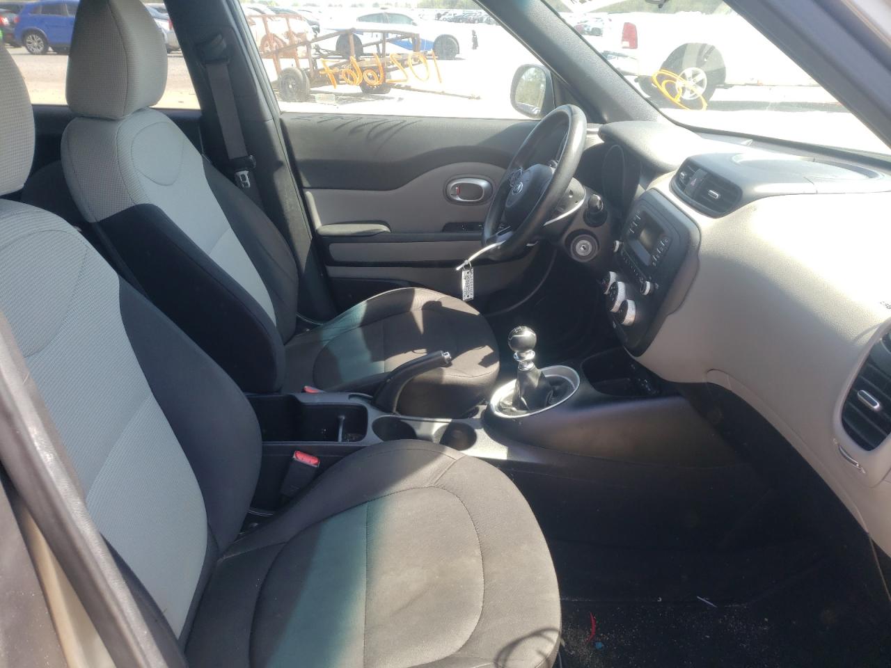 Photo 5 from auction – 2015 KIA SOUL with VIN KNDJN2A28F7196769