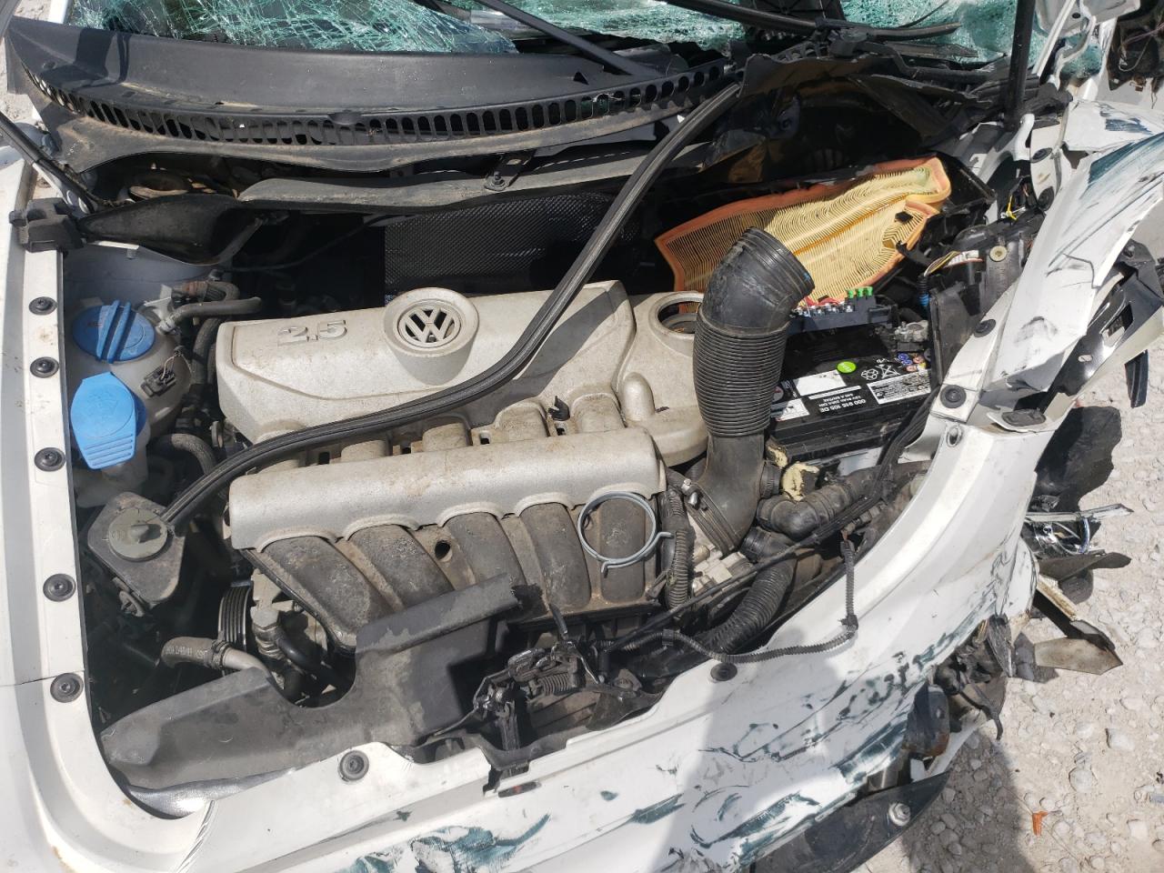 Photo 7 from auction – 2010 VOLKSWAGEN NEW BEETLE with VIN 3VWPW3AG3AM022905