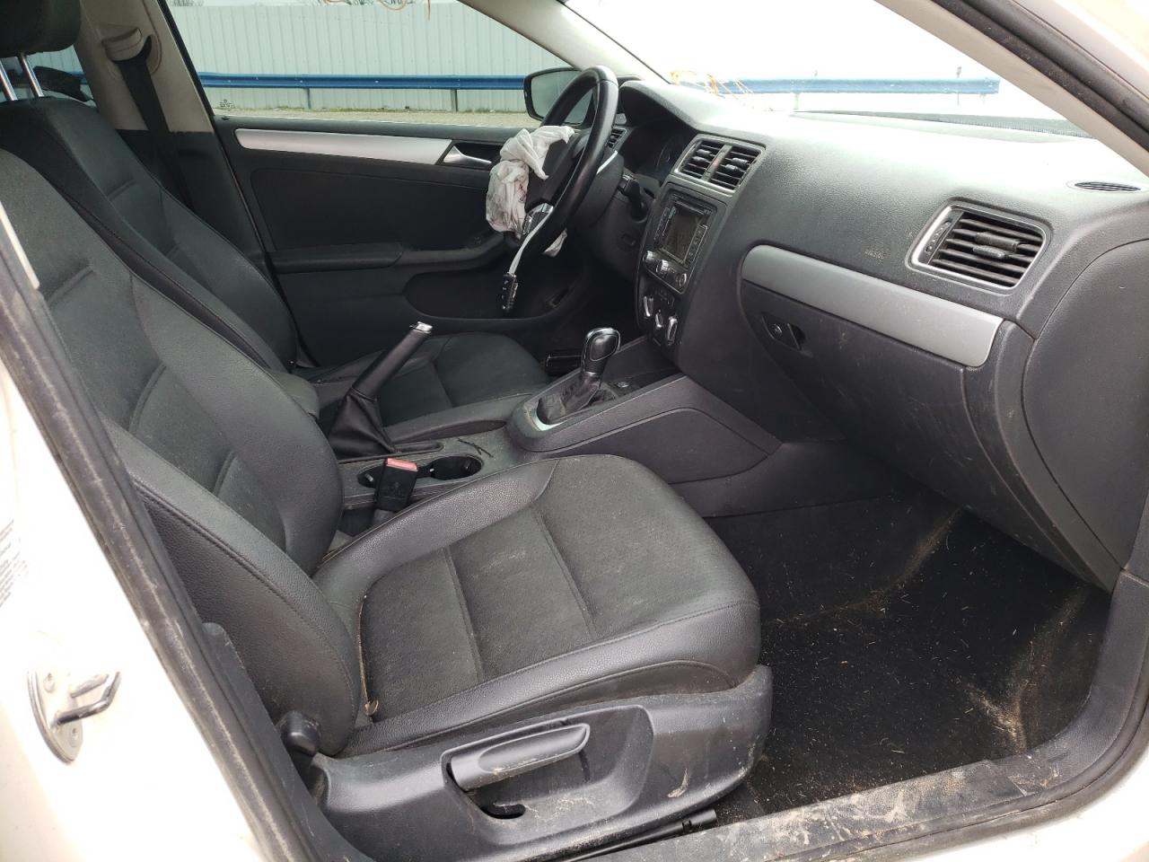 Photo 5 from auction – 2012 VOLKSWAGEN JETTA TDI with VIN 3VWLL7AJ9CM368065