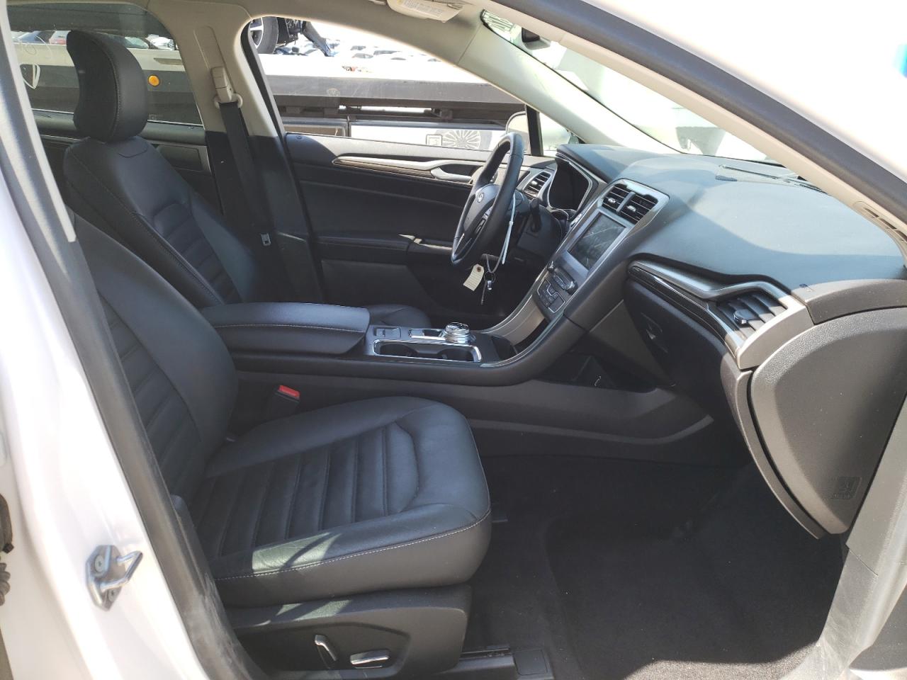 Photo 5 from auction – 2018 FORD FUSION SE with VIN 3FA6P0HD6JR213670