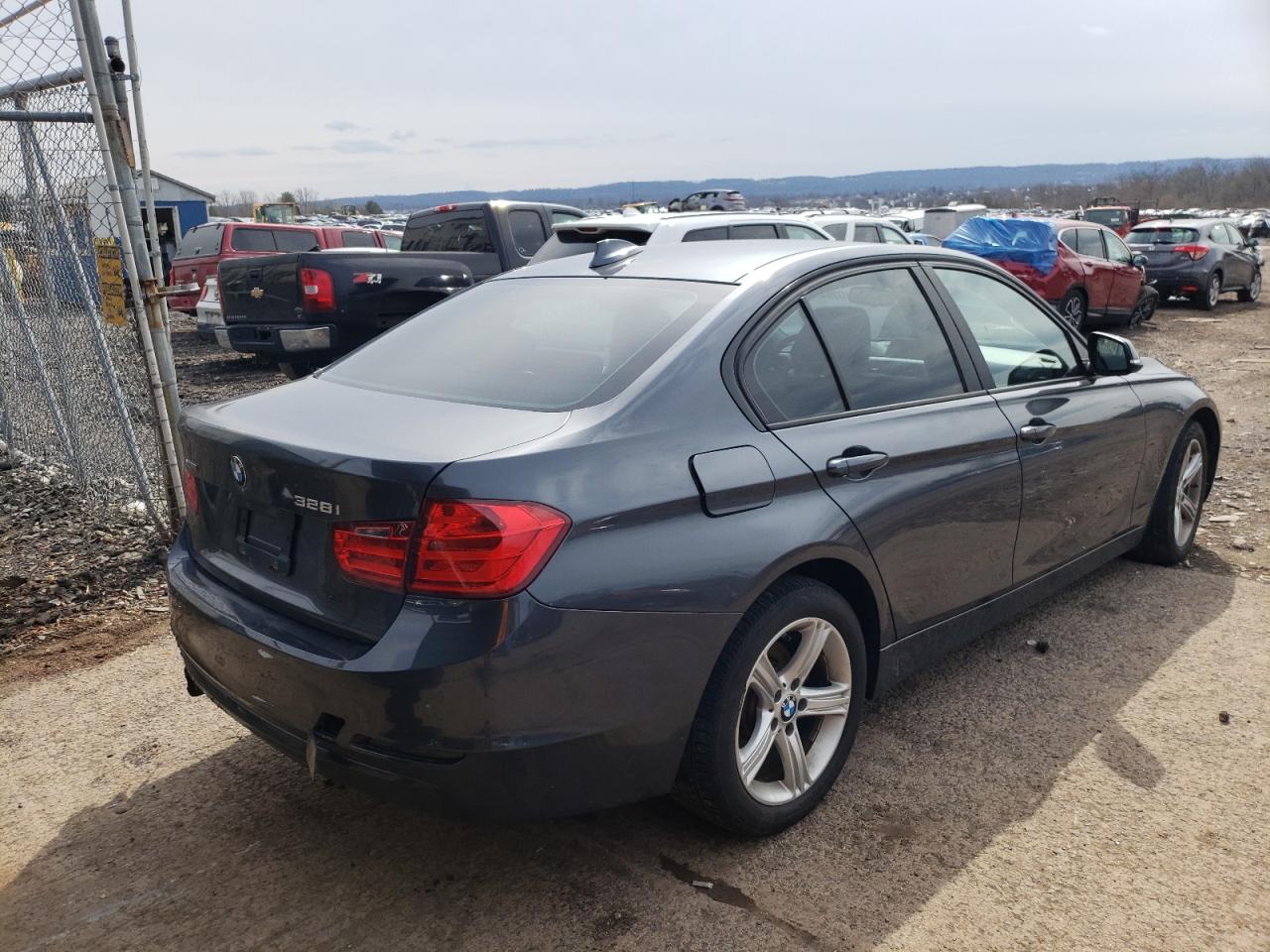 Photo 4 from auction – 2013 BMW 328I with VIN WBA3B5C57DF594985