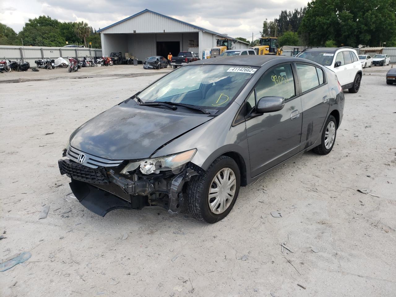 Photo 2 from auction – 2011 HONDA INSIGHT with VIN JHMZE2H38BS003186