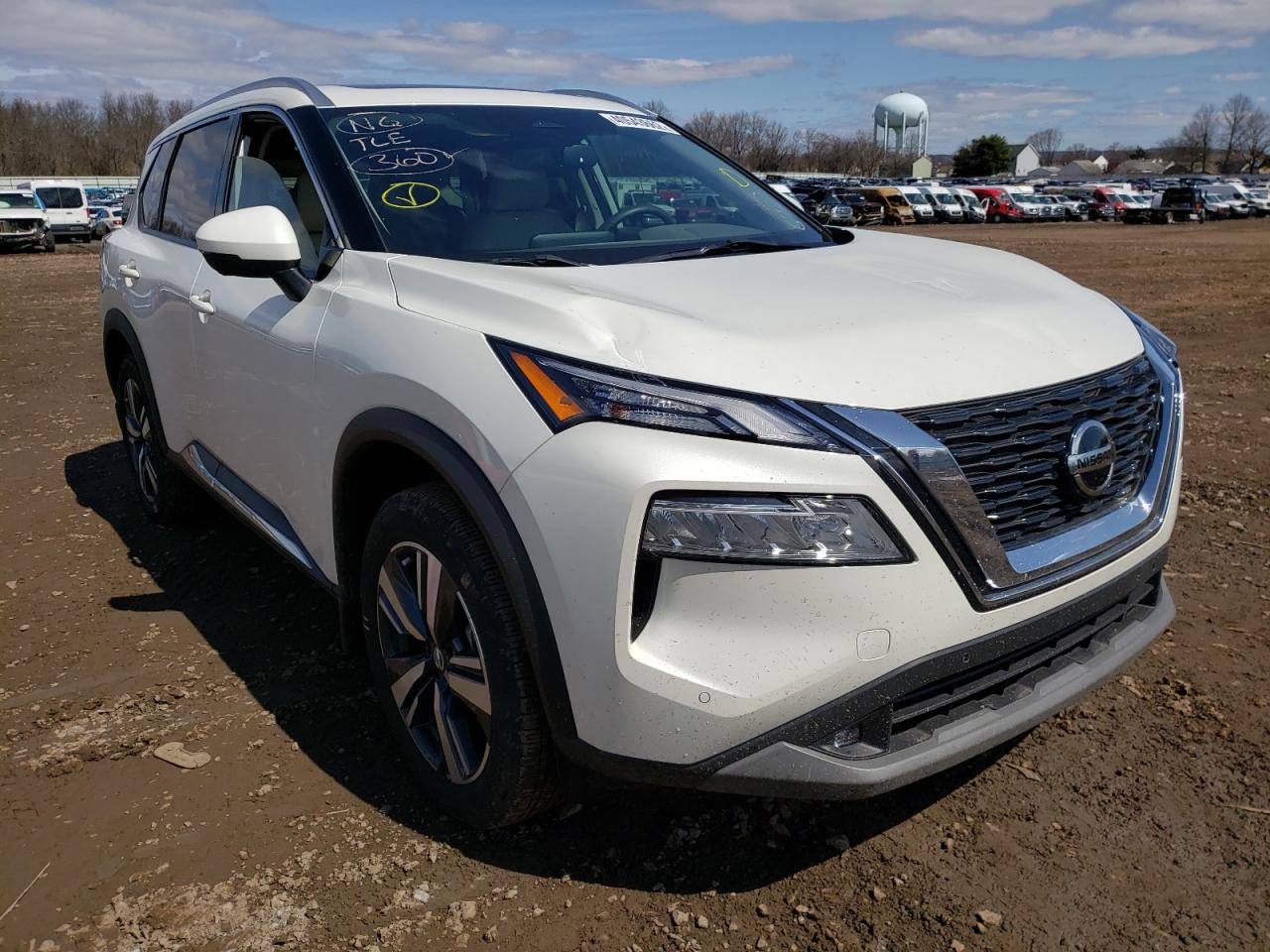 NISSAN ROGUE SL 2021 with VIN 5N1AT3CA4MC733346 - Photo from auction