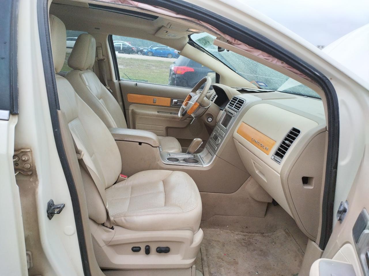 Photo 5 from auction – 2007 LINCOLN MKX with VIN 2LMDU68C67BJ26878