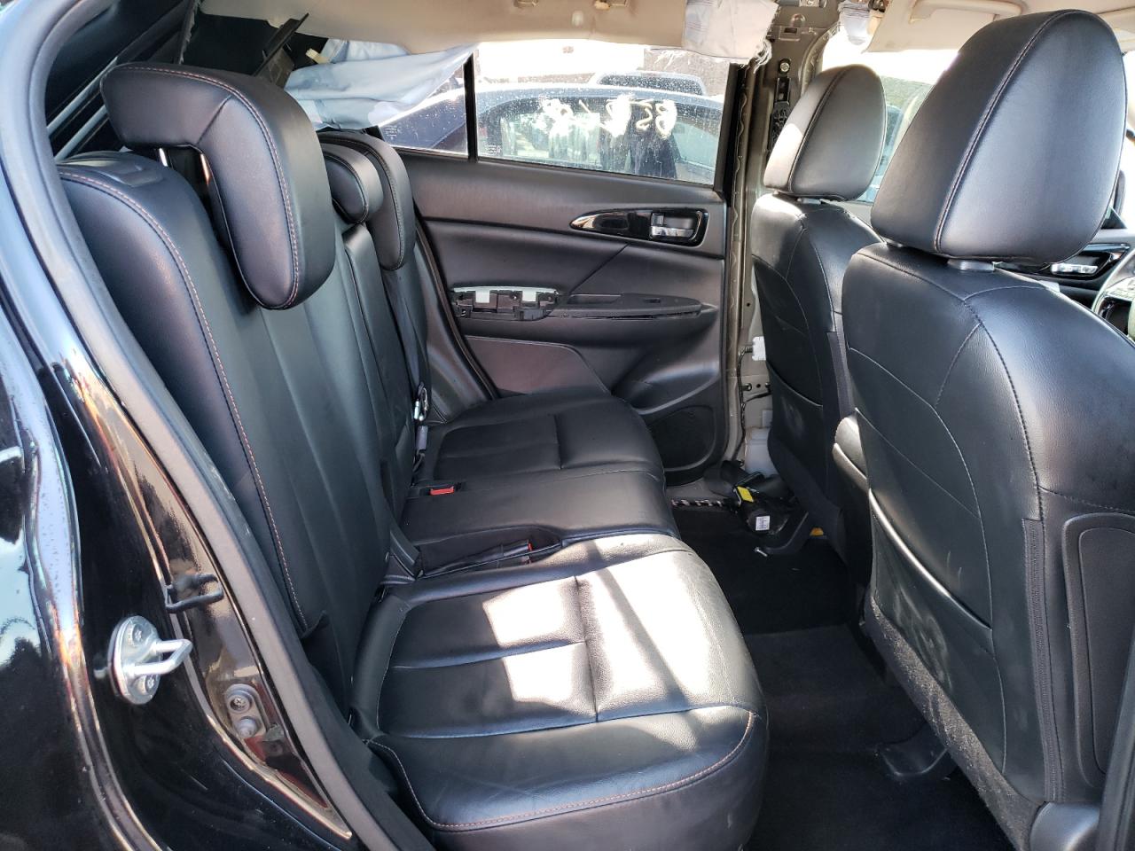 Photo 6 from auction – 2019 MITSUBISHI ECLIPSE CR with VIN JA4AT5AAXKZ019583