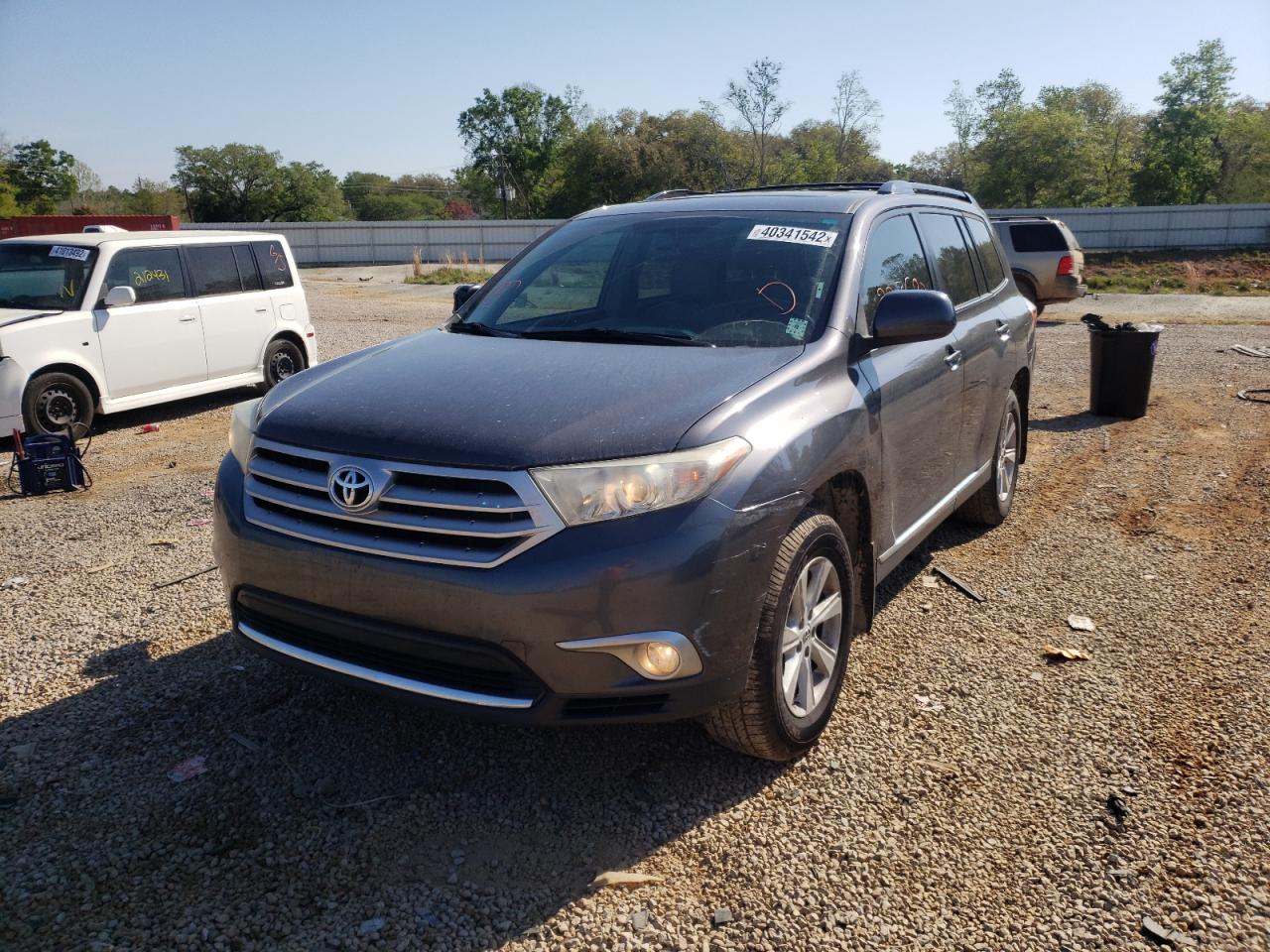 Photo 2 from auction – 2012 TOYOTA HIGHLANDER with VIN 5TDZK3EH4CS075903