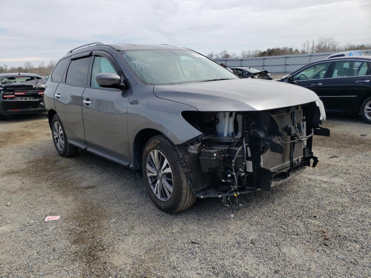NISSAN PATHFINDER 2017 with VIN 5N1DR2MM9HC682592 - Photo from auction