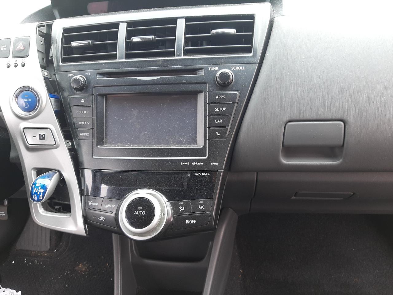 Photo 9 from auction – 2012 TOYOTA PRIUS V with VIN JTDZN3EU8C3036561