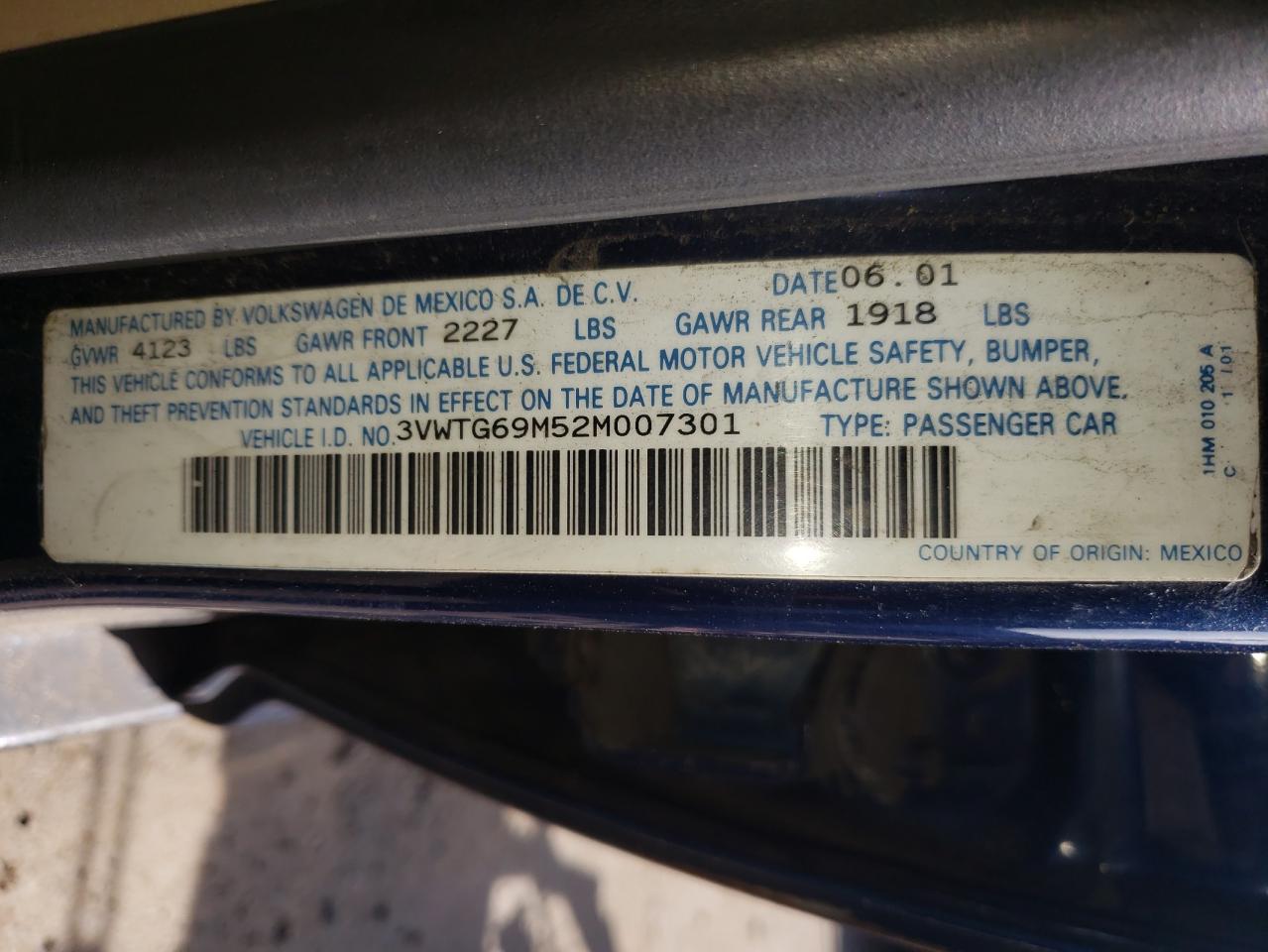 Photo 10 from auction – 2002 VOLKSWAGEN JETTA GLX with VIN 3VWTG69M52M007301