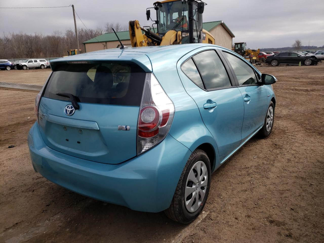 Photo 4 from auction – 2014 TOYOTA PRIUS C with VIN JTDKDTB3XE1060763
