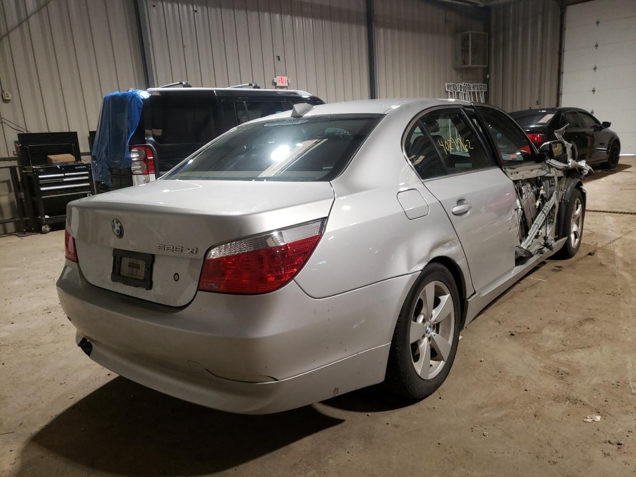 Photo 4 from auction – 2007 BMW 525 XI with VIN WBANF33567CW69926